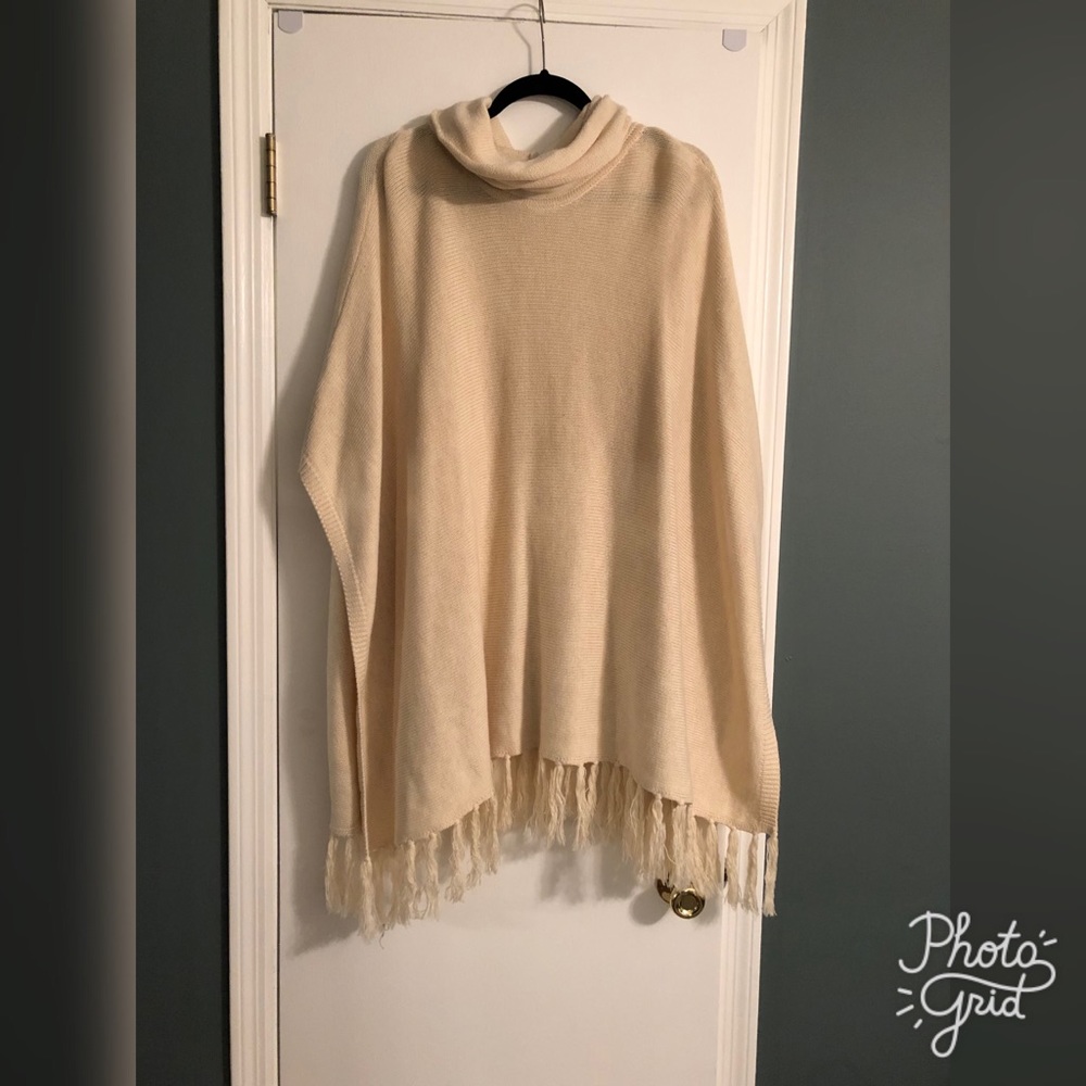 Forever 21 off-white poncho